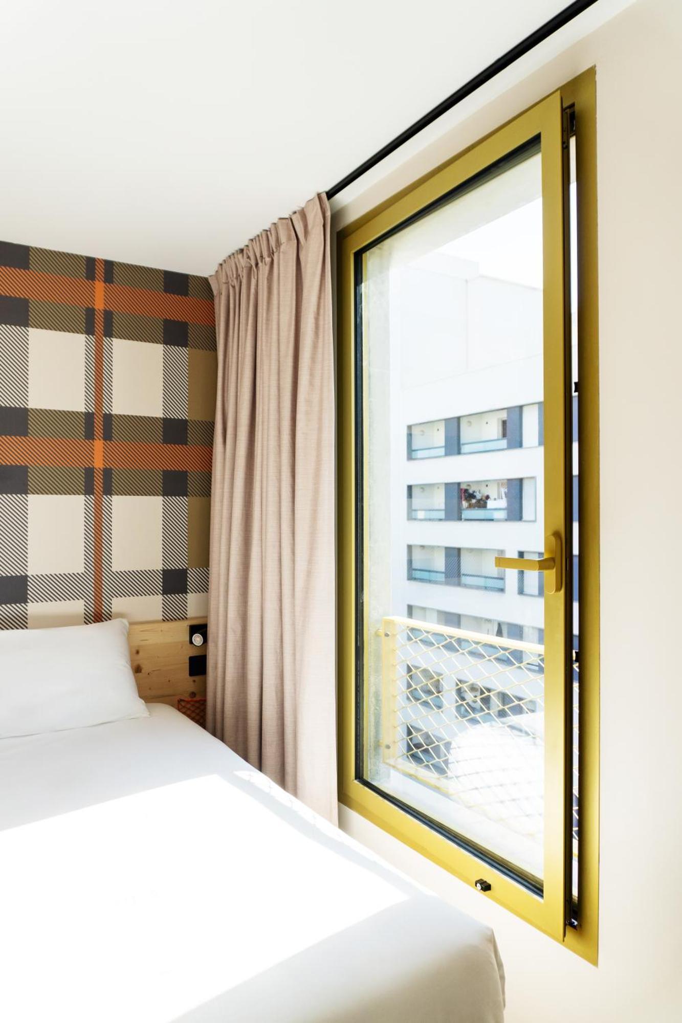Easyhotel Marseille Euromed Εξωτερικό φωτογραφία