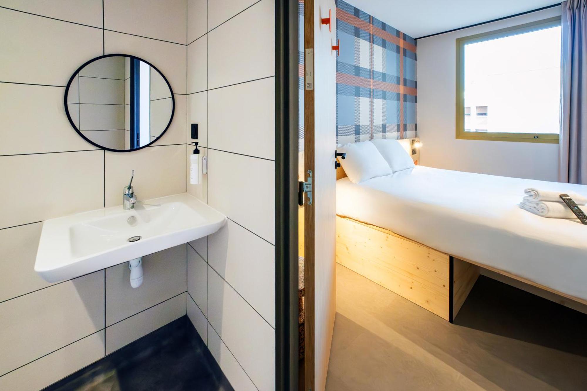 Easyhotel Marseille Euromed Εξωτερικό φωτογραφία