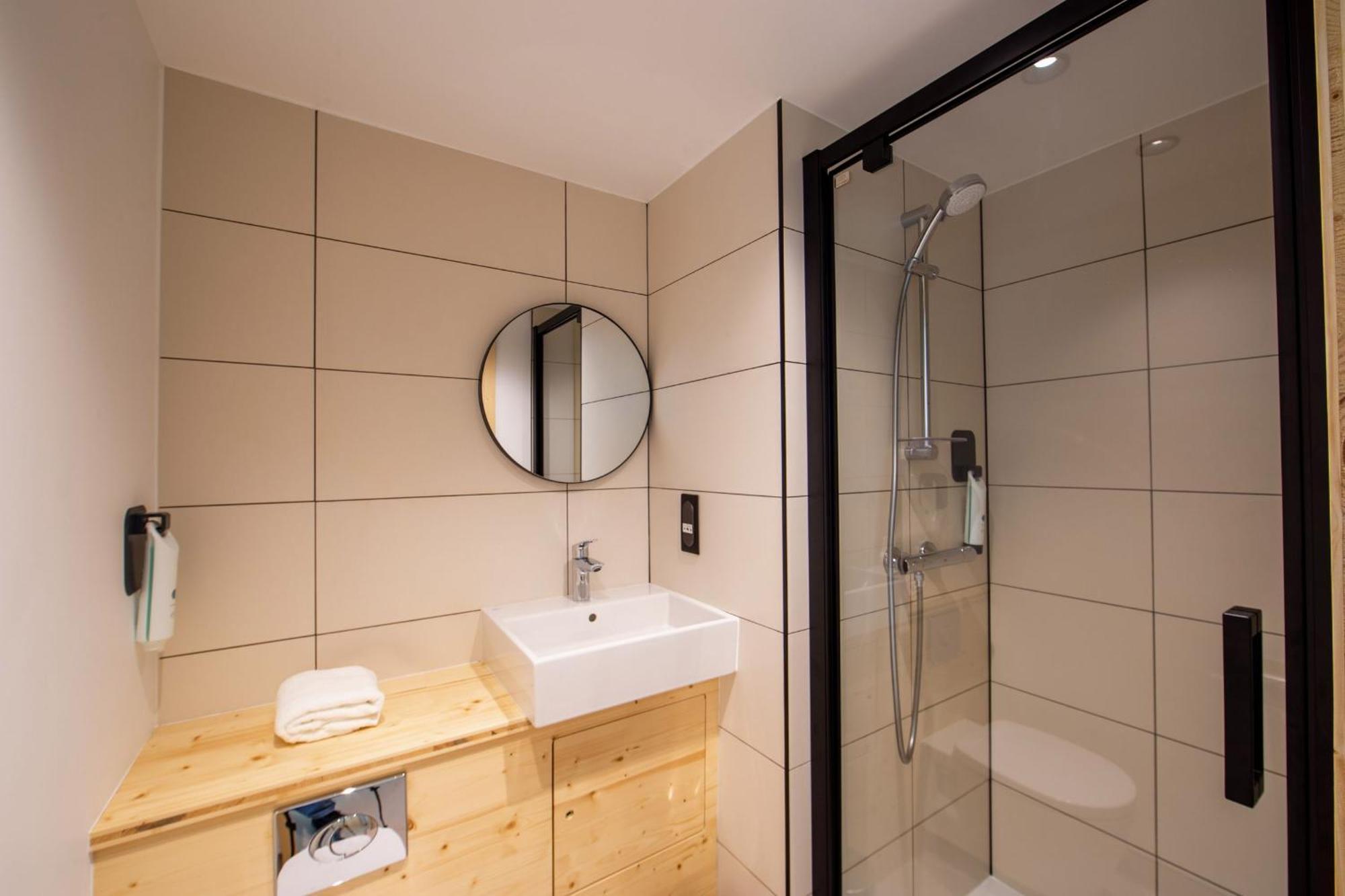 Easyhotel Marseille Euromed Εξωτερικό φωτογραφία