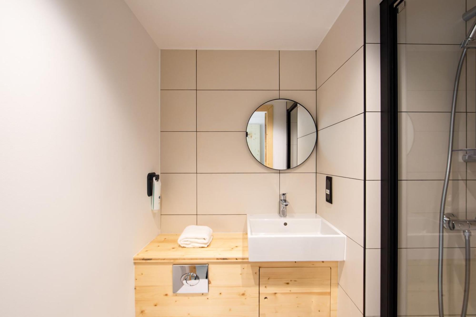Easyhotel Marseille Euromed Εξωτερικό φωτογραφία